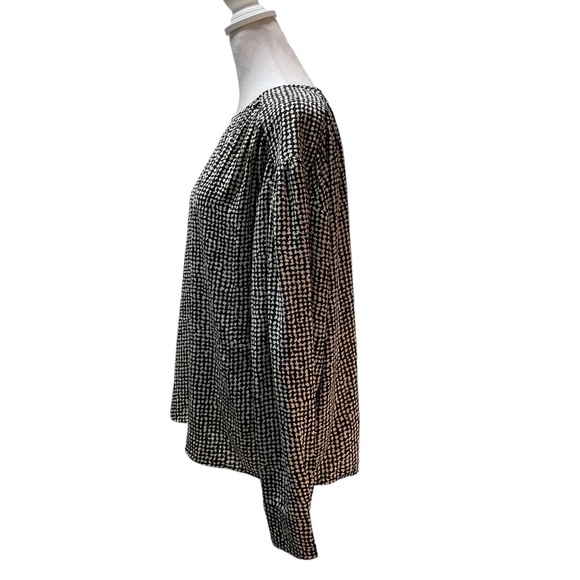 H&M Black & White Silky Pull Over Button Keyhole Back Women’s Blouse Size Medium - Picture 2 of 11